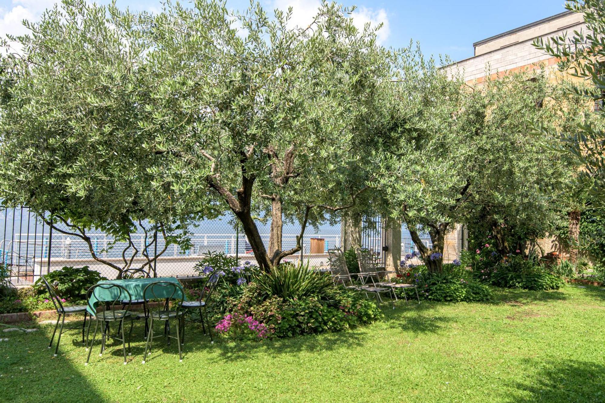 Residenza Di Prestigio In Riva Al Lago Marone Loft ภายนอก รูปภาพ